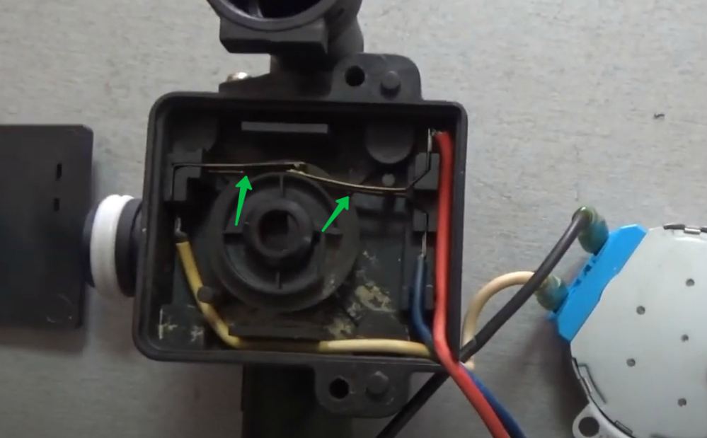 Проверка контактов трехходового клапана на котле Ардерия Если не вращается трехходовой клапан на котле Ардерия 3